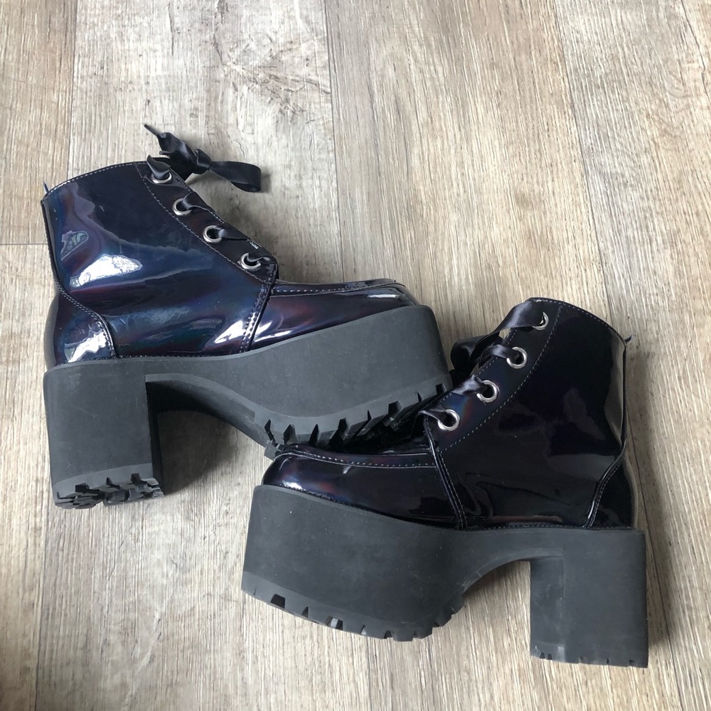 Black hologram Platforms
